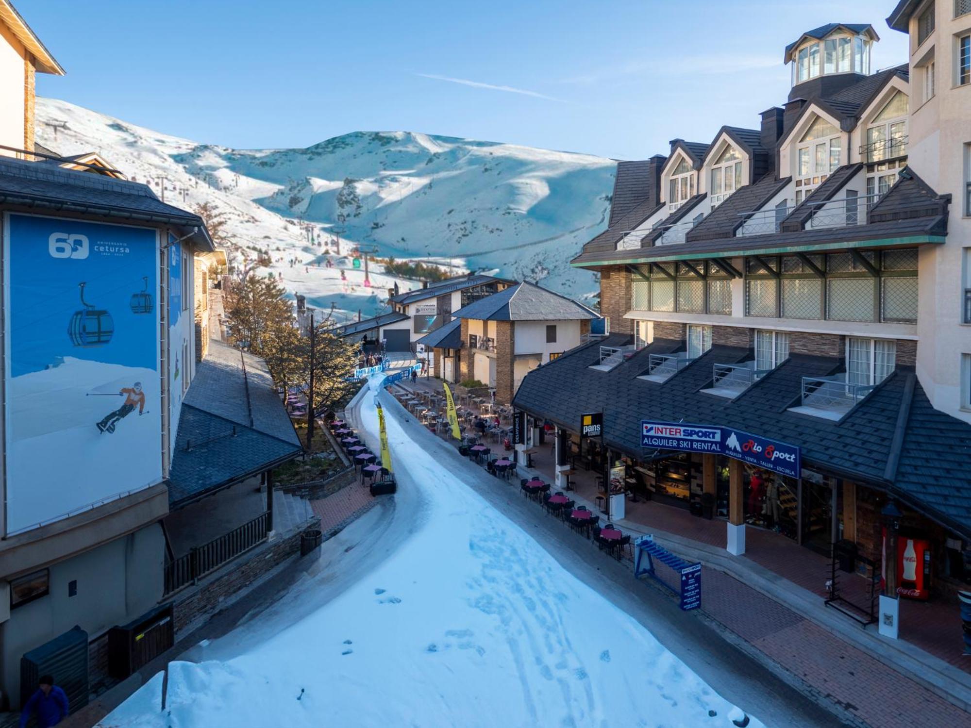 Bhost - Oso Polar Apartment เซียร์ราเนบาดา ภายนอก รูปภาพ